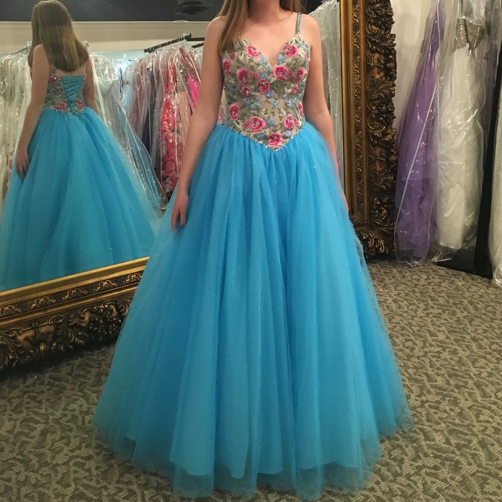 Blue Morilee size 6 Prom Dress